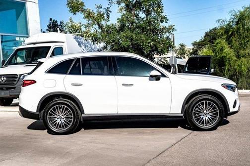 2025 Mercedes-Benz GLC 300 Base