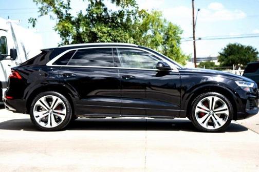 2019 Audi Q8 Premium Plus