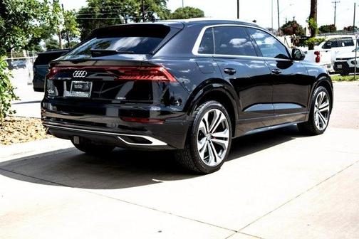 2019 Audi Q8 Premium Plus