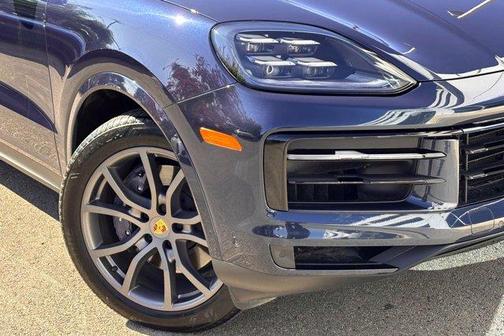 2024 Porsche Cayenne Base