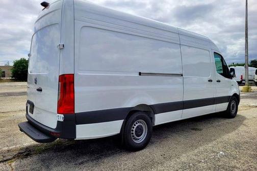 2024 Mercedes-Benz eSprinter 2500 170 WB High Roof Cargo