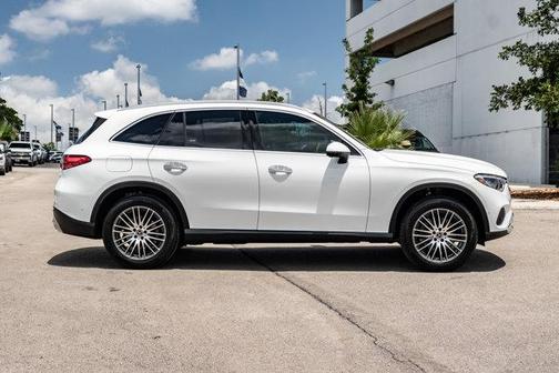 2025 Mercedes-Benz GLC 300 Base