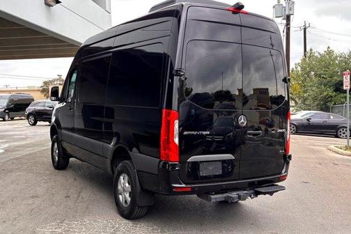 2022 Mercedes-Benz Sprinter 2500 144 WB Standard Roof Passenger