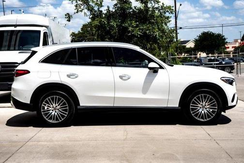 2025 Mercedes-Benz GLC 300 Base