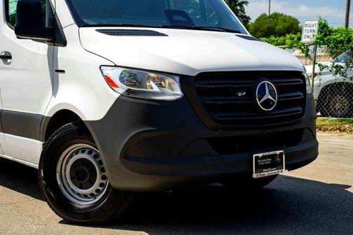 2025 Mercedes-Benz eSprinter 2500 170 WB High Roof Cargo