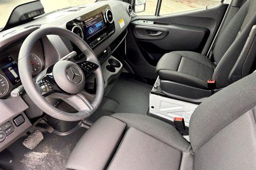 2025 Mercedes-Benz Sprinter 2500 Standard Roof