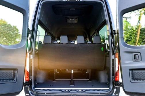 2025 Mercedes-Benz Sprinter 2500 144 WB Standard Roof Passenger
