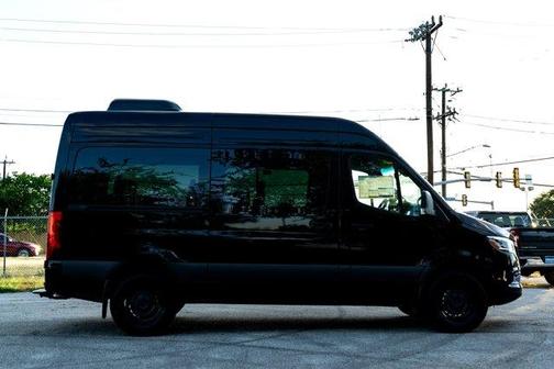 2025 Mercedes-Benz Sprinter 2500 144 WB Standard Roof Passenger