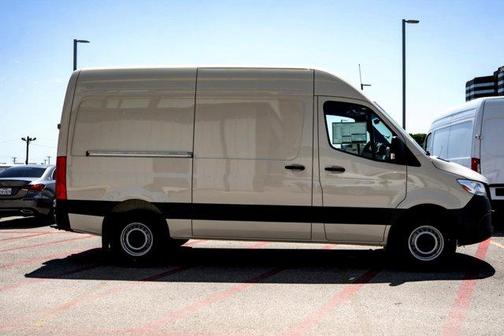 2025 Mercedes-Benz Sprinter 2500 Standard Roof