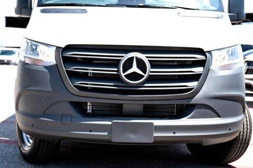2025 Mercedes-Benz Sprinter 2500 Standard Roof