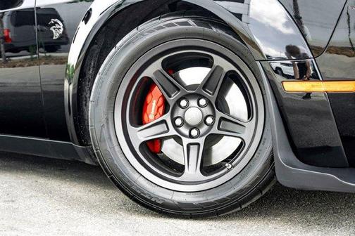 Pitch Black Clearcoat 2023 Dodge Challenger SRT Hellcat