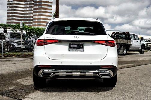 Polar White 2025 Mercedes-Benz GLC 300 Base