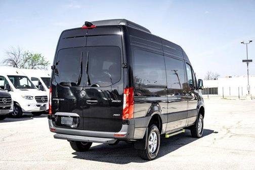 2026 Mercedes-Benz Sprinter 2500 144 WB Standard Roof Passenger