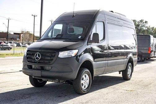 2026 Mercedes-Benz Sprinter 2500 144 WB Standard Roof Passenger