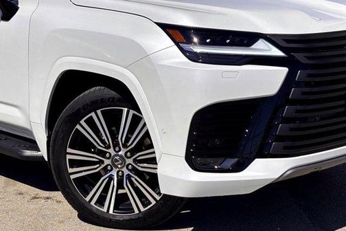 2026 Lexus LX 700h Luxury