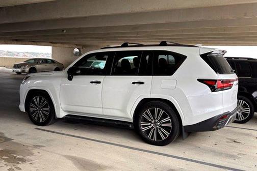 2026 Lexus LX 700h Luxury
