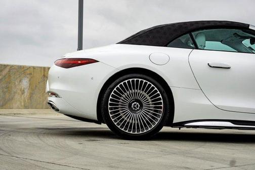 White 2026 Mercedes-Benz Maybach SL 680 Monogram Series Base 4MATIC