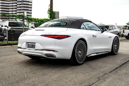 White 2026 Mercedes-Benz Maybach SL 680 Monogram Series Base 4MATIC