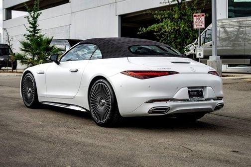 White 2026 Mercedes-Benz Maybach SL 680 Monogram Series Base 4MATIC