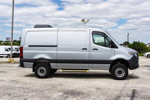 2025 Mercedes-Benz Sprinter 2500 Standard Roof