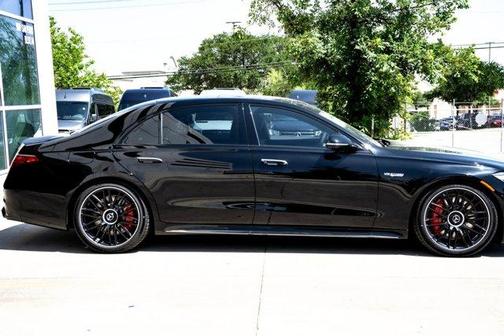 2025 Mercedes-Benz AMG S 63 E Base