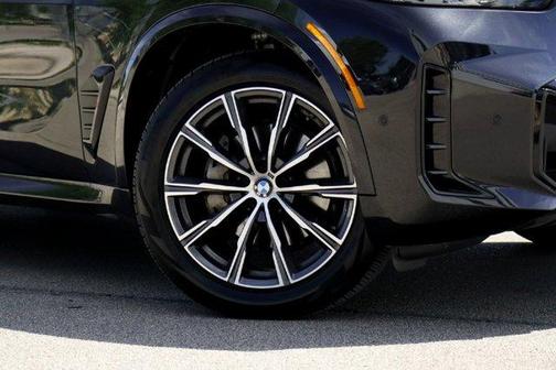 Black Sapphire Metallic 2026 BMW X5 xDrive40i