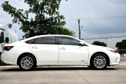 2018 Toyota Avalon Hybrid Limited