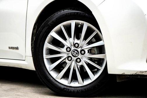 2018 Toyota Avalon Hybrid Limited