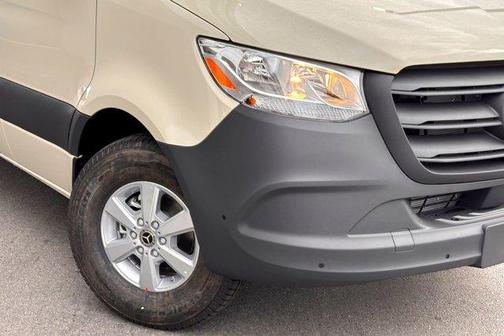 2026 Mercedes-Benz Sprinter 2500 144 WB Standard Roof Crew