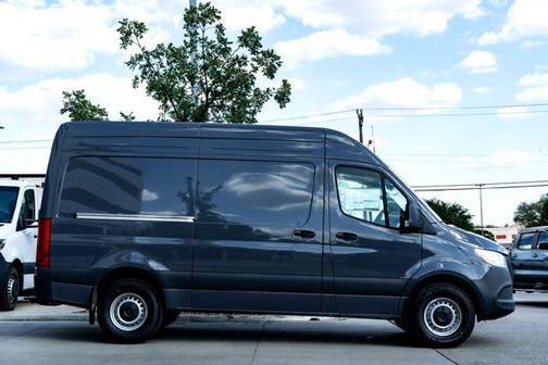 2025 Mercedes-Benz Sprinter 2500 Standard Roof