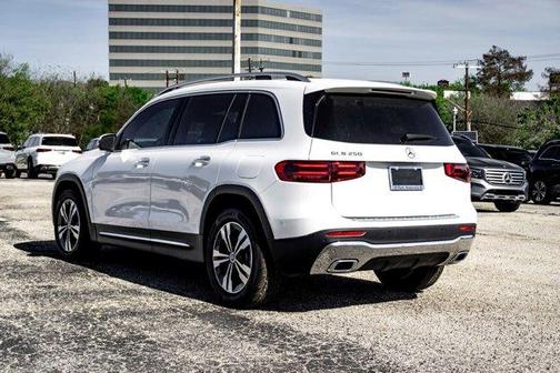 Polar White 2026 Mercedes-Benz GLB 250 Base
