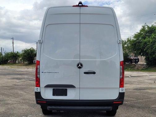 2024 Mercedes-Benz eSprinter 2500 170 WB High Roof Cargo