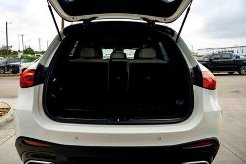 2025 Mercedes-Benz GLC 350e Base 4MATIC