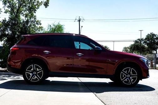 2026 Mercedes-Benz GLC 300 Base