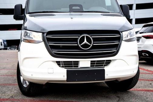 2025 Mercedes-Benz Sprinter 2500 144 WB Standard Roof Passenger