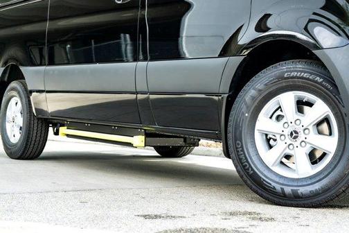 2026 Mercedes-Benz Sprinter 2500 144 WB Standard Roof Passenger