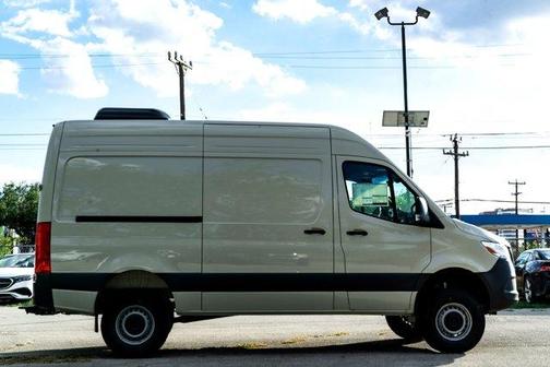 2025 Mercedes-Benz Sprinter 2500 Standard Roof