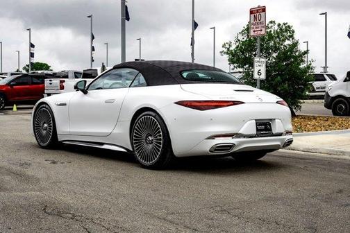 White 2026 Mercedes-Benz Maybach SL 680 Monogram Series Base 4MATIC