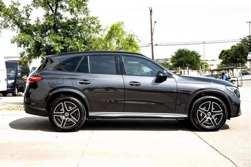 2025 Mercedes-Benz GLC 300 Base
