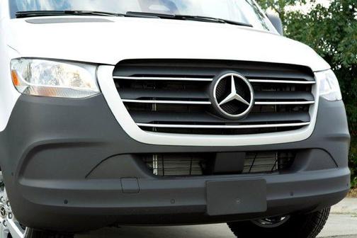 2025 Mercedes-Benz Sprinter 2500 144 WB Standard Roof Crew
