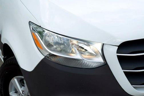 2025 Mercedes-Benz Sprinter 2500 144 WB Standard Roof Crew