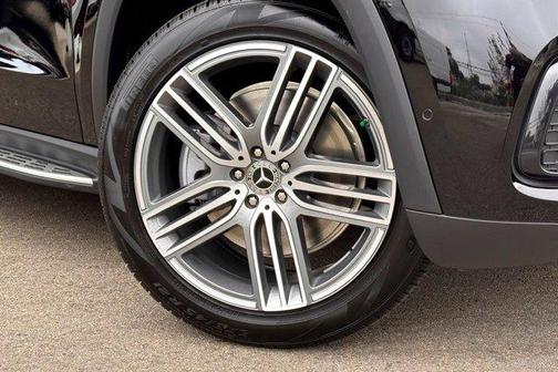 2026 Mercedes-Benz GLS 450 