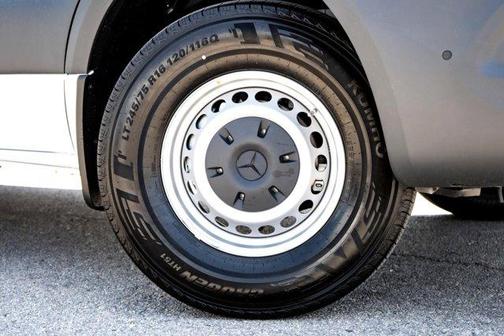 2025 Mercedes-Benz Sprinter 2500 Standard Roof
