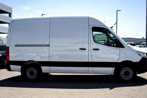 2025 Mercedes-Benz Sprinter 2500 Standard Roof