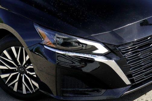 Black 2024 Nissan Altima 2.5 SV