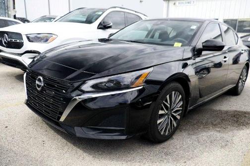 Black 2024 Nissan Altima 2.5 SV