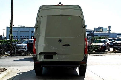 2024 Mercedes-Benz Sprinter 2500 144 WB
