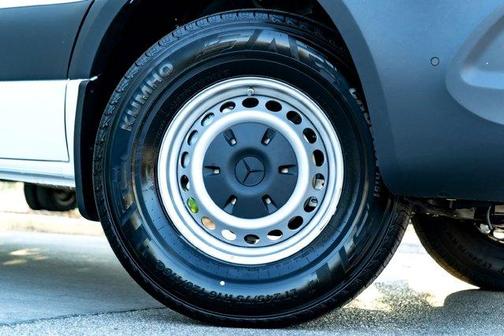 2025 Mercedes-Benz Sprinter 2500 Standard Roof