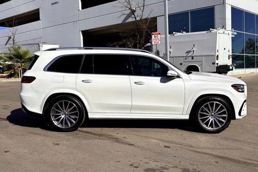 2025 Mercedes-Benz GLS 450 4MATIC