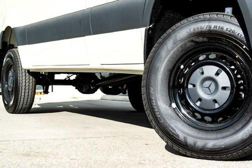 2025 Mercedes-Benz Sprinter 2500 Standard Roof